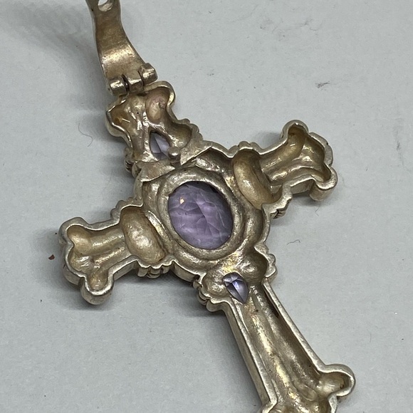 Vintage Cross with Purple Amethyst Center Stone - Picture 9 of 9